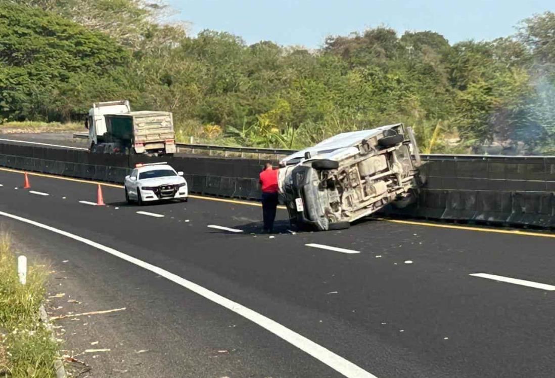 Volcadura de camioneta deja una persona herida en la Cardel - Veracruz