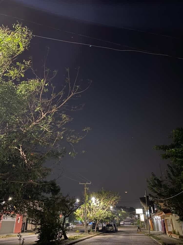 ¿Ovnis en Veracruz? Ciudadanos se alertan al captar extrañas luces en el cielo