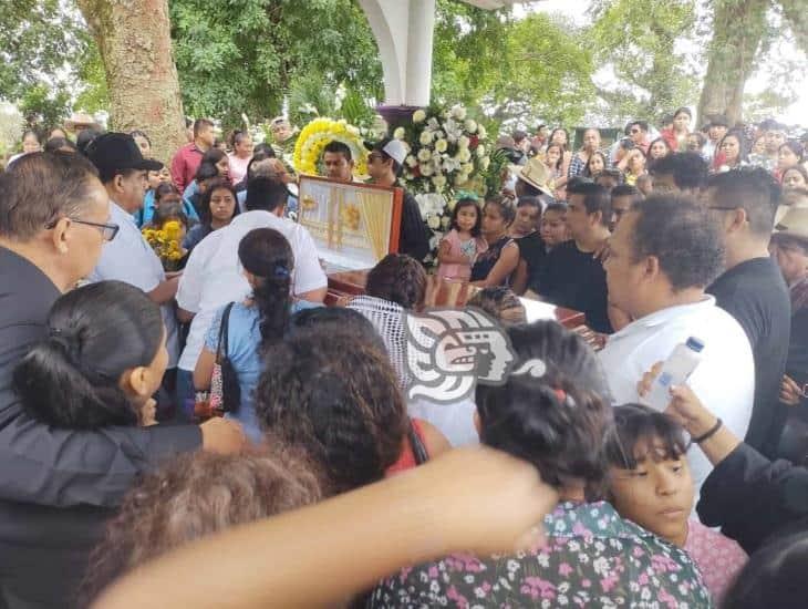 Dan el último adiós al exsíndico de Moloacán asesinado a balazos (+Video)