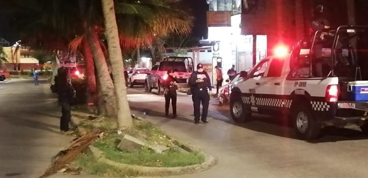 Disparan contra negocio de antojitos en El Tesoro, en Coatzacoalcos (+Video)