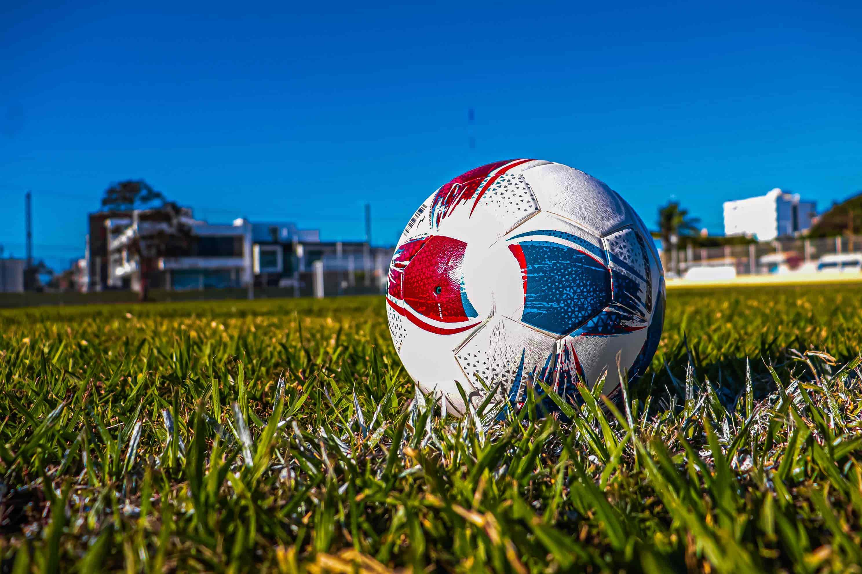 Cerca torneo de futbol 7 en la Unidad Deportiva VRO