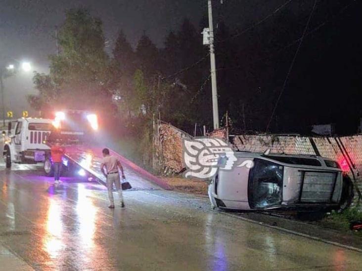 Se registra otra volcadura en la Xalapa-Coatepec