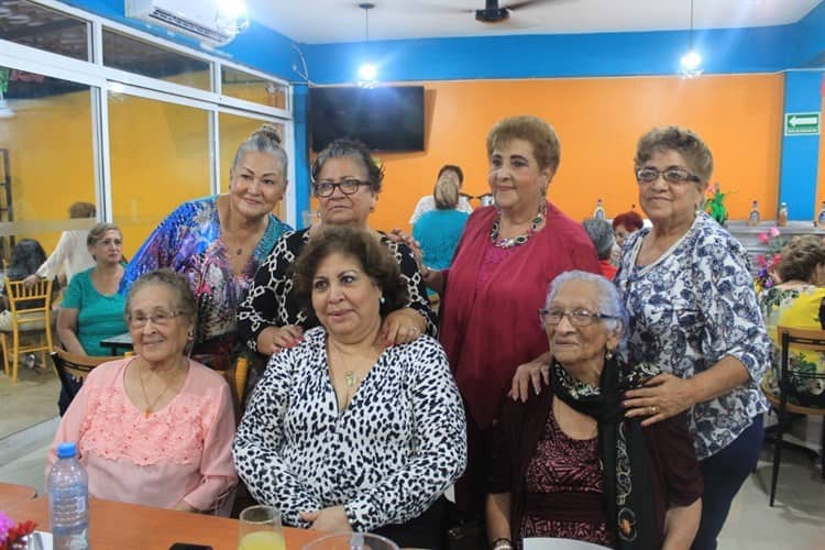 Betty Oyarzabal Sosa cumplió 80 años de feliz existencia