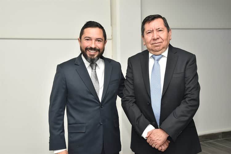 Entrega Centro de Estudios Veracruz reconocimientos Doctor Honoris Causa