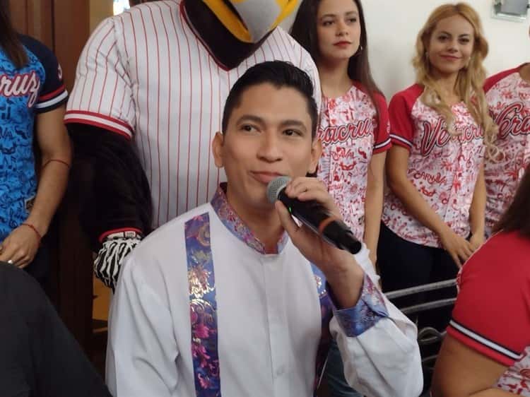 Destapan a Israel Rodríguez Pachi Pompotas quiere ser rey del Carnaval de Veracruz 2023