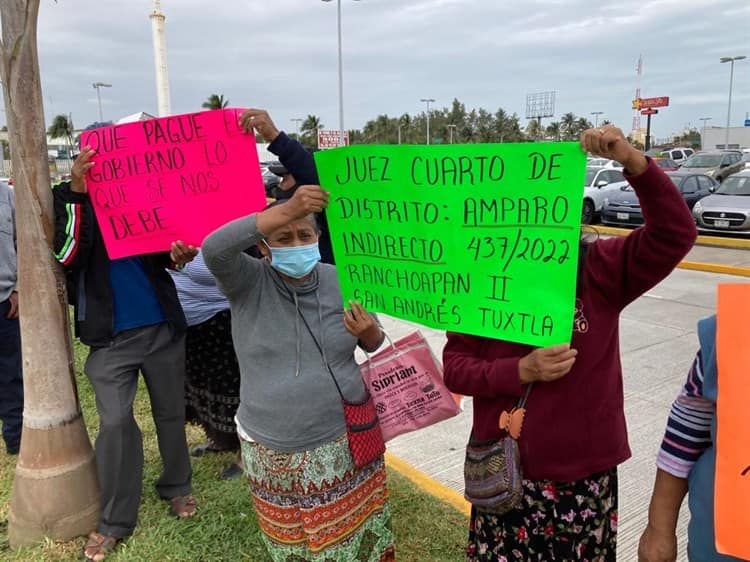 Campesinos de Ranchoapan se manifiestan en Veracruz; exigen pago de sus ejidos(+Video)