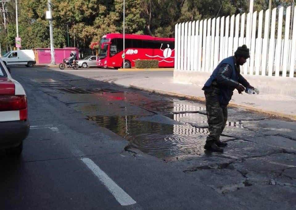 Reportan fracturas en avenida Miguel Alemán