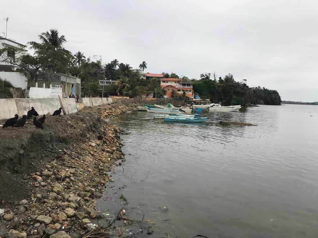 Interviene la PMA por contaminación en el embarcadero del río Cazones