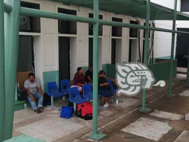 Toman medidas tras cobro de piso en IMSS; Hasta sillas les pusieron