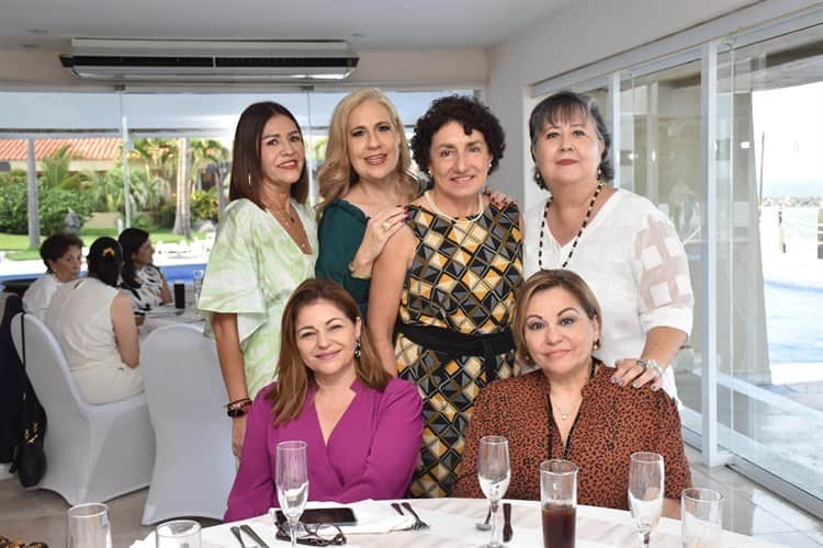 Cristy Alva de Suero recibe parabienes por sus 87 años de edad
