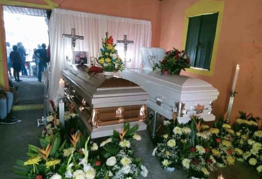 Velan a mujer empresaria y su hijo, fallecidos en accidente en Cotaxtla