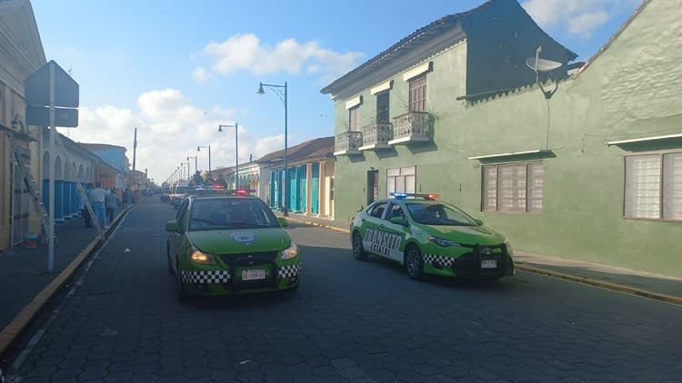 Desfilan las fuerzas de seguridad que vigilarán las fiestas de Tlacotalpan