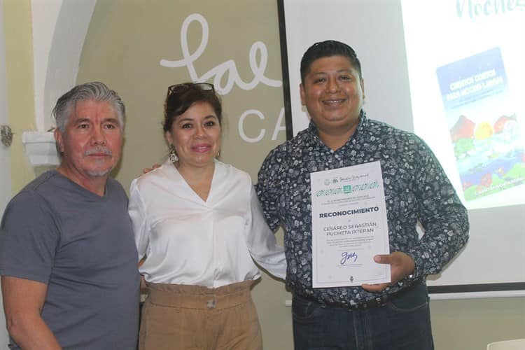 Presenta Sebastián Pucheta Ixtepan su primer libro ‘Cuentos cortos para noches largas’