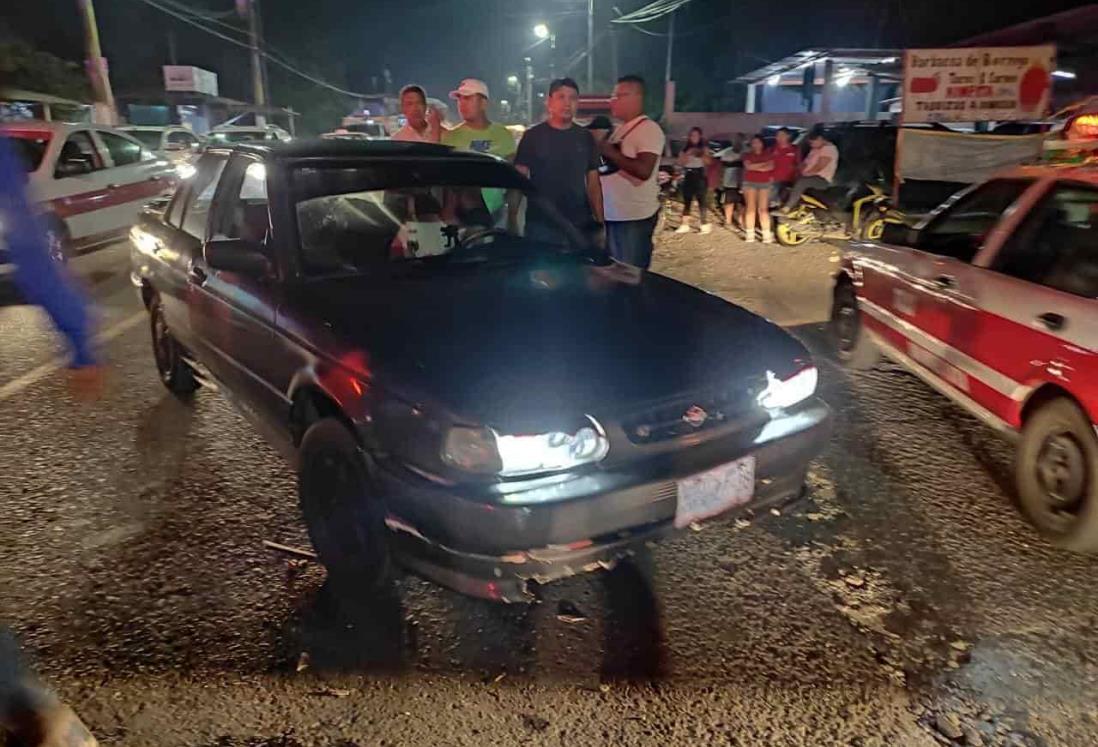 Motociclista lesionado por derrapar y chocar contra auto en San Andrés