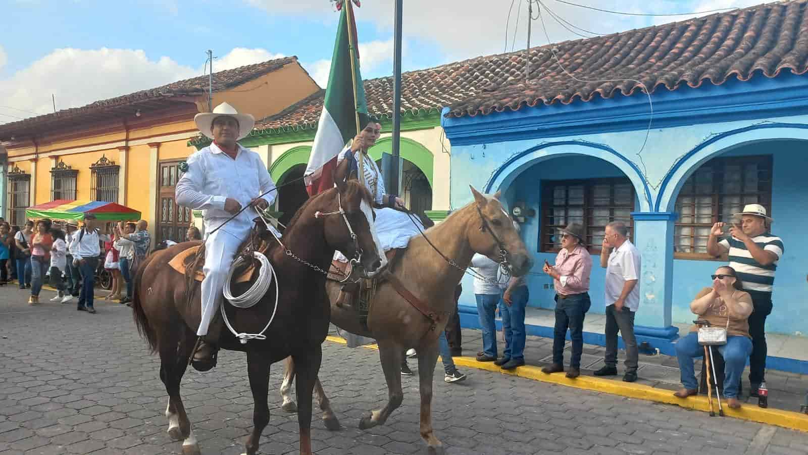 Inician las fiestas de Tlacotalpan con la tradicional “Cabalgata Jarocha”