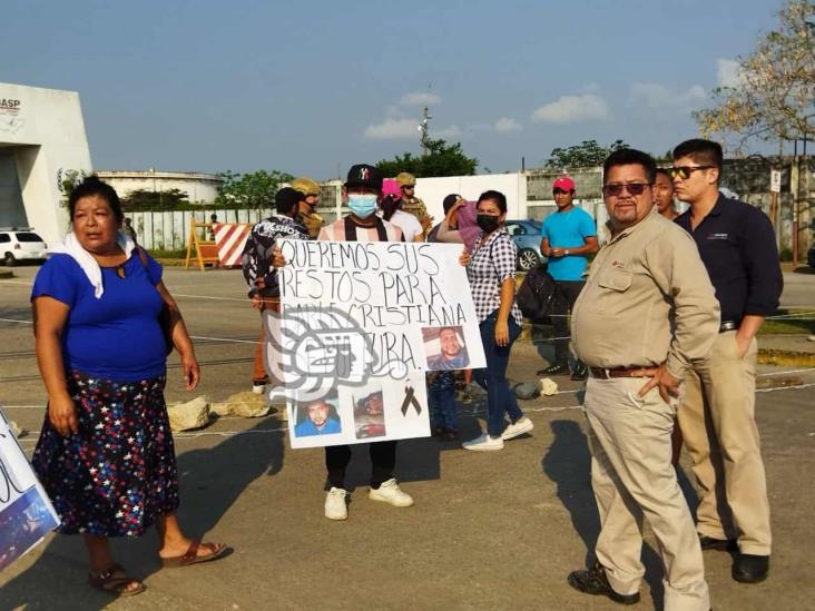 Bloquean acceso a Pajaritos; exigen cubrir gastos funerarios de pipero y pensión para viuda (+Video)