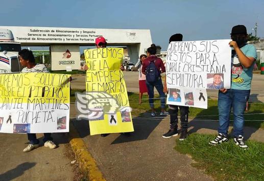 Bloquean acceso a Pajaritos; exigen cubrir gastos funerarios de pipero y pensión para viuda (+Video)