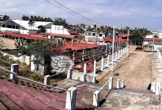 Este mes quedaría lista la Expo Coatza; limpieza al 70%
