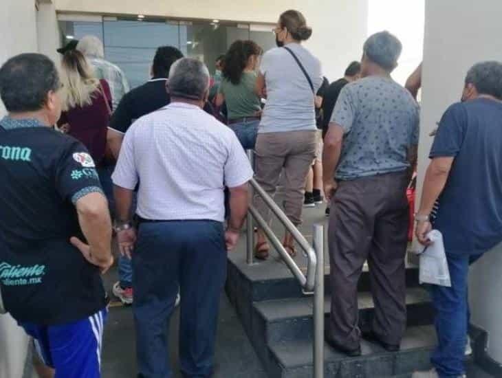 Pensionados, saturan cajeros en Coatzacoalcos