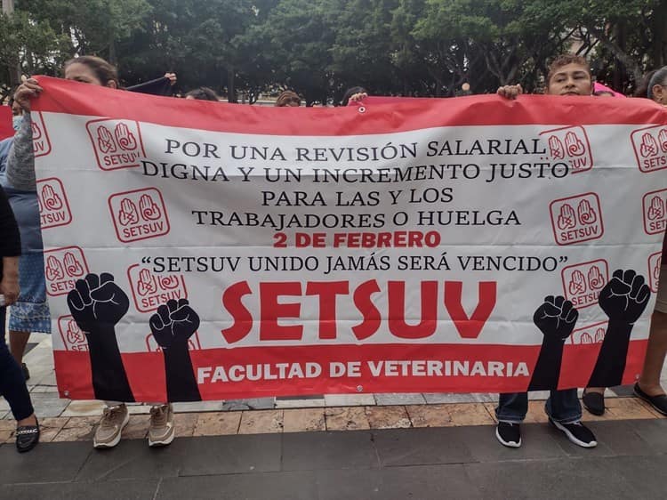 Amaga SETSUV con huelga en Veracruz; demandan aumento salarial del 20%(+Video)