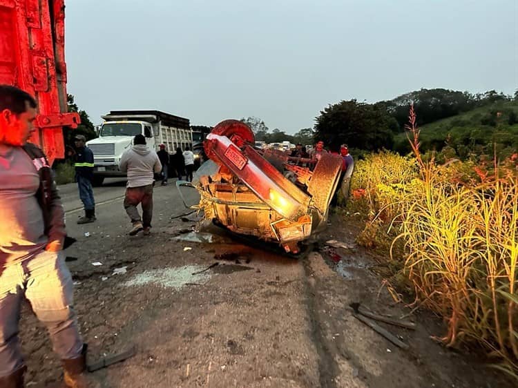 Colisión de camionetas deja 7 lesionados en Álamo-Tihuatlán