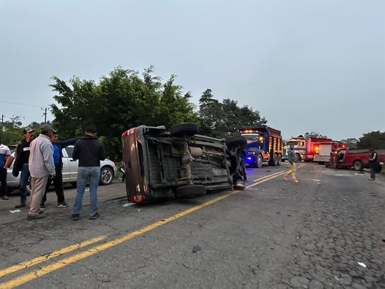 Colisión de camionetas deja 7 lesionados en Álamo-Tihuatlán