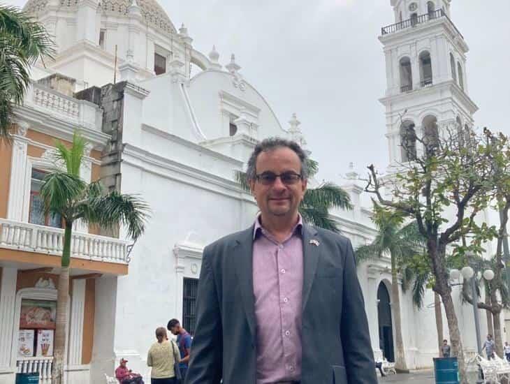 Embajador de Reino Unido en México, Jon Benjamín, visita el Puerto de Veracruz