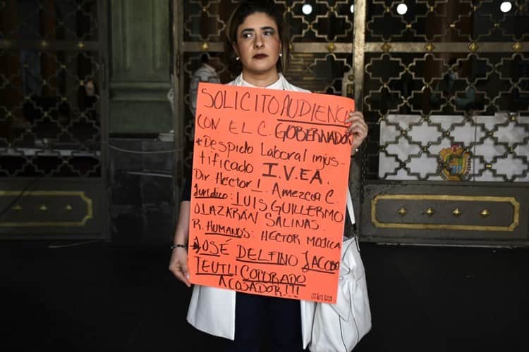 Exhiben por maltrato animal a trabajadora despedida del IVEA (+video)