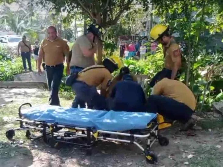 Colapsa puente en Coatza, tres mujeres caen a canal de aguas negras