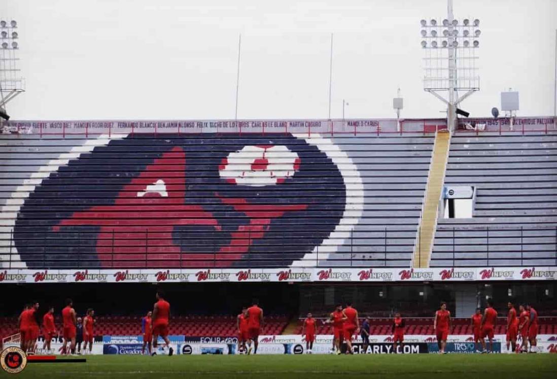 FMF adelanta pagos pendientes a exjugadores de los Tiburones Rojos