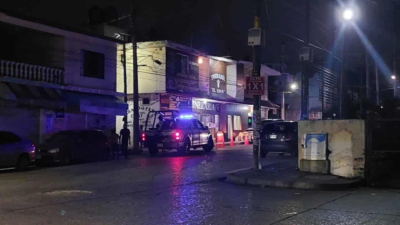 Empleados de funerarias se disputan cliente a golpes en Poza Rica