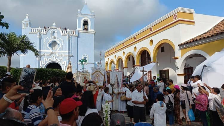 Pasean a la virgen de la Candelaria por el Río Papaloapan