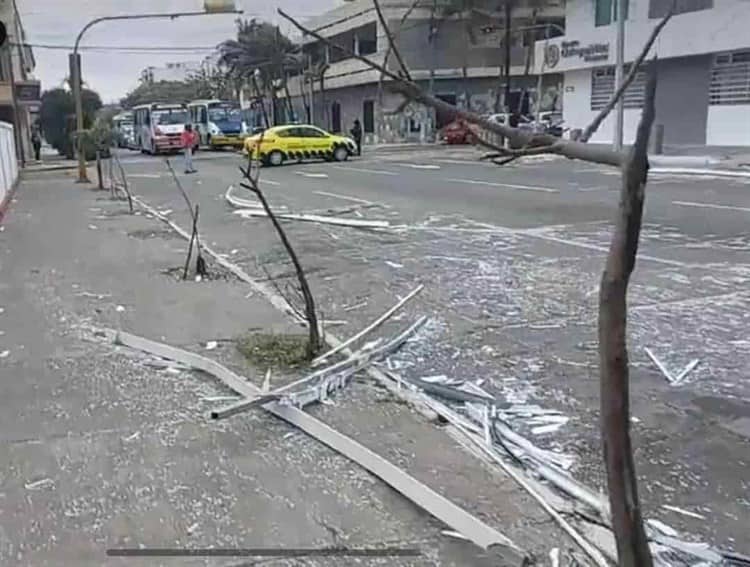 PC reporta caída de 9 luminarias, láminas, cristales y portones desprendidos por norte en Veracruz(+Video)