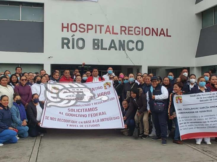 Protestan sindicalizados del Hospital Regional de Río Blanco; exigen mejora salarial