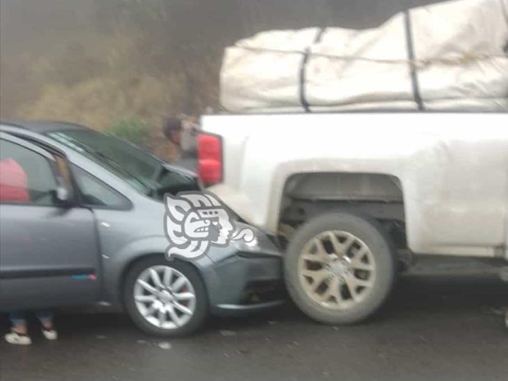 ¡Carambola! Accidente en las Cumbres de Maltrata deja 10 unidades siniestradas