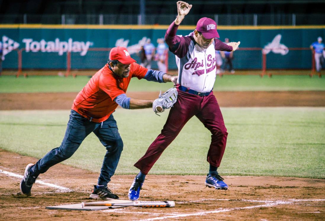 Grandes juegos de playoffs en la Liga de Softball