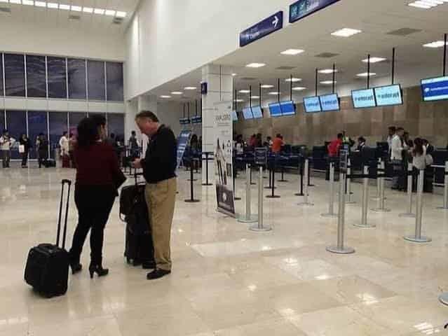 Molestia en usuarios por retrasos en vuelos de Aeroméxico y Volaris en Veracruz