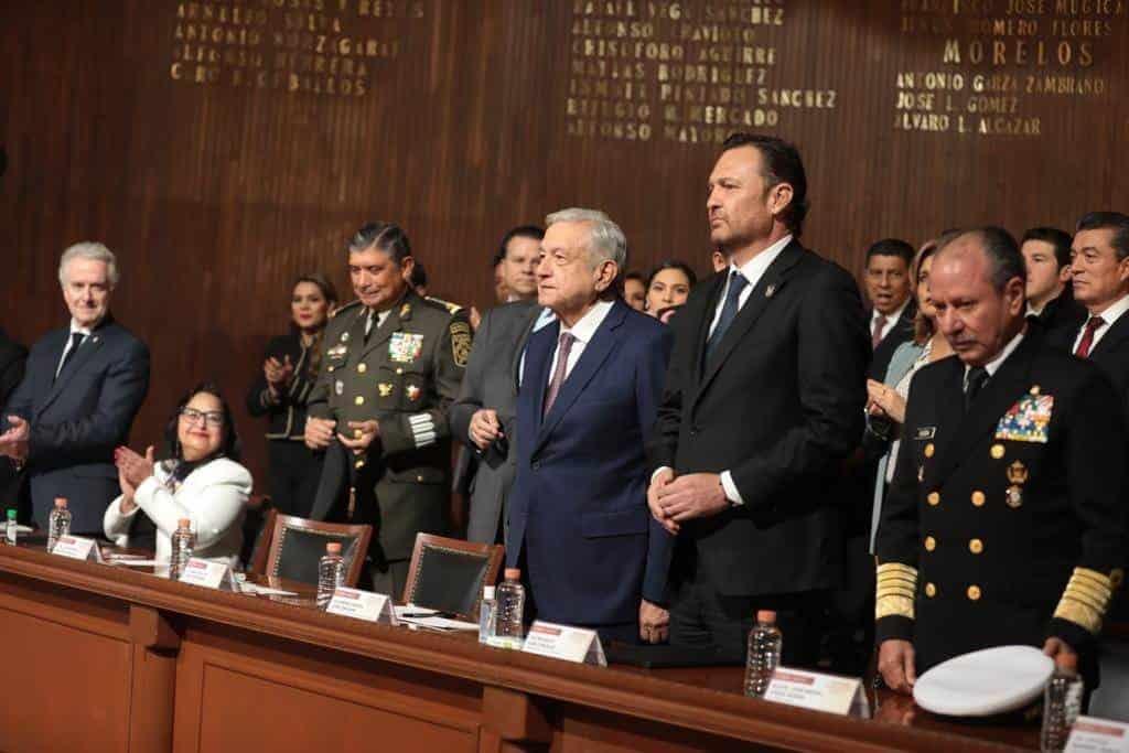 La Constitución vive en la transformación del México justo: AMLO