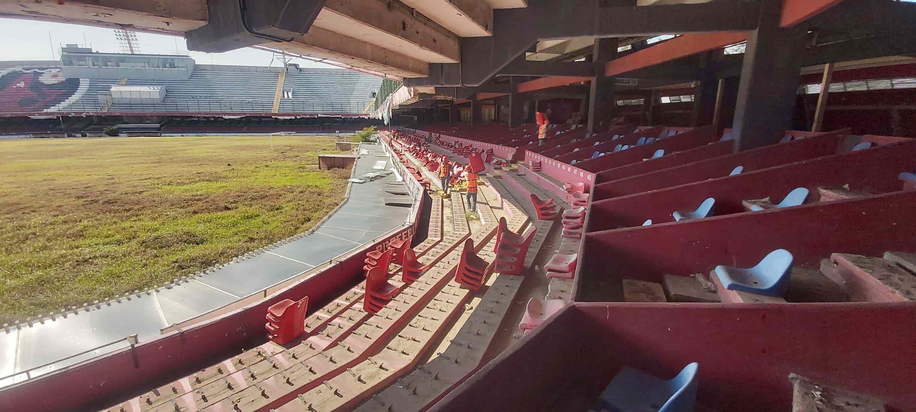 Buscan trabajadores para remodelación del Estadio Luis Pirata Fuente