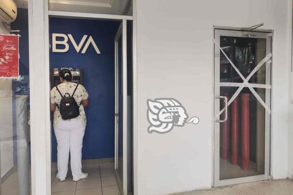 Cajero automático de BBVA presenta fallas y afecta a usuarios