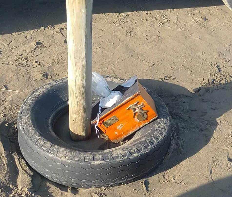 Tiran urna con cenizas en Playa de Chachalacas