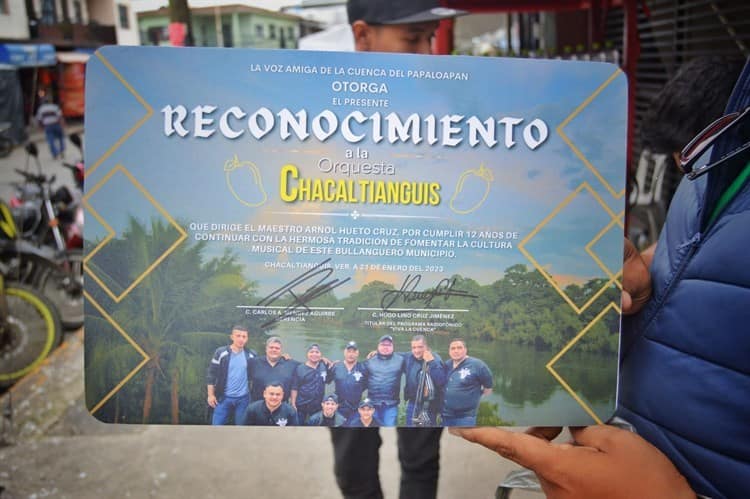 Reconocen la trayectoria de Orquesta de Chacaltianguis