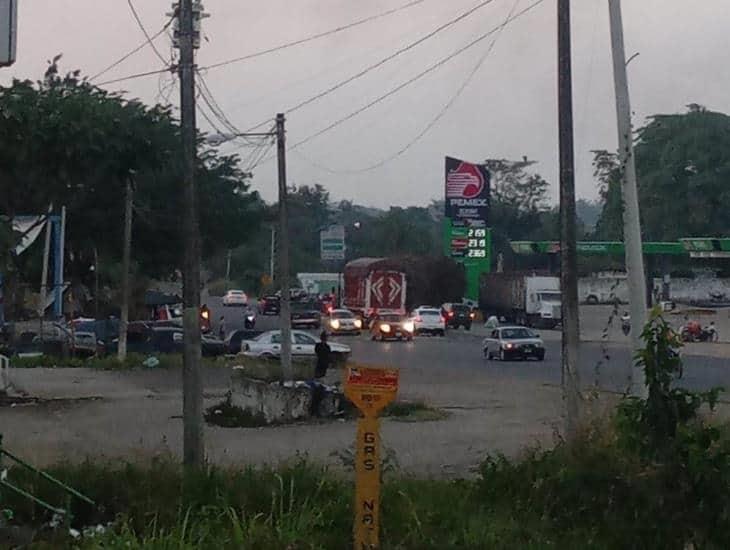 Se accidenta pareja en carretera federal a Tres Valles