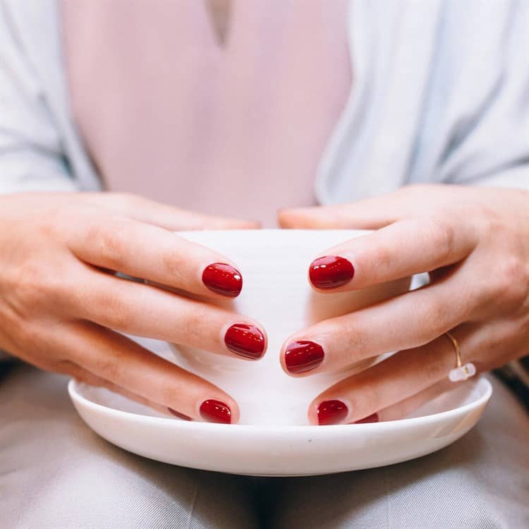 Llena tus uñas de diseños bonitos y románticos para San Valentín