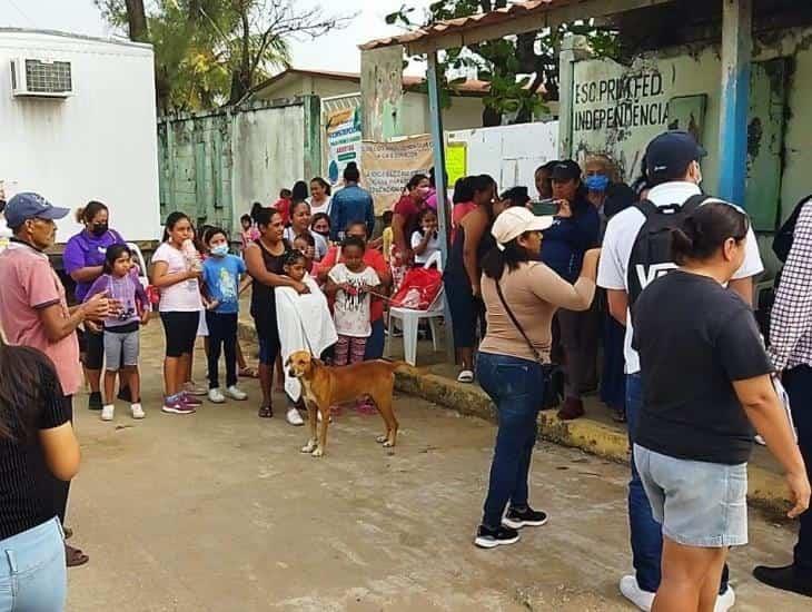 Sigue la protesta en primaria de Villa Allende; exigen reconstrucción