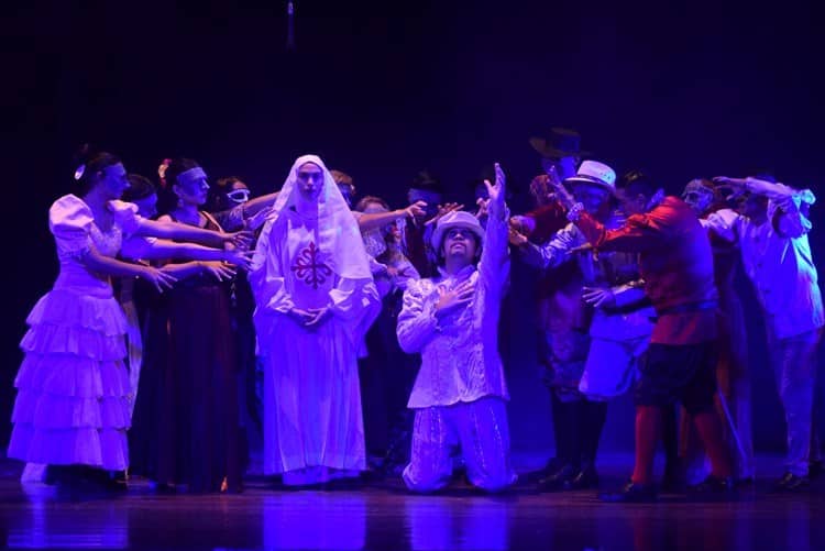 Rinden homenaje a Carlos Arturo Corona en Teatro Clavijero