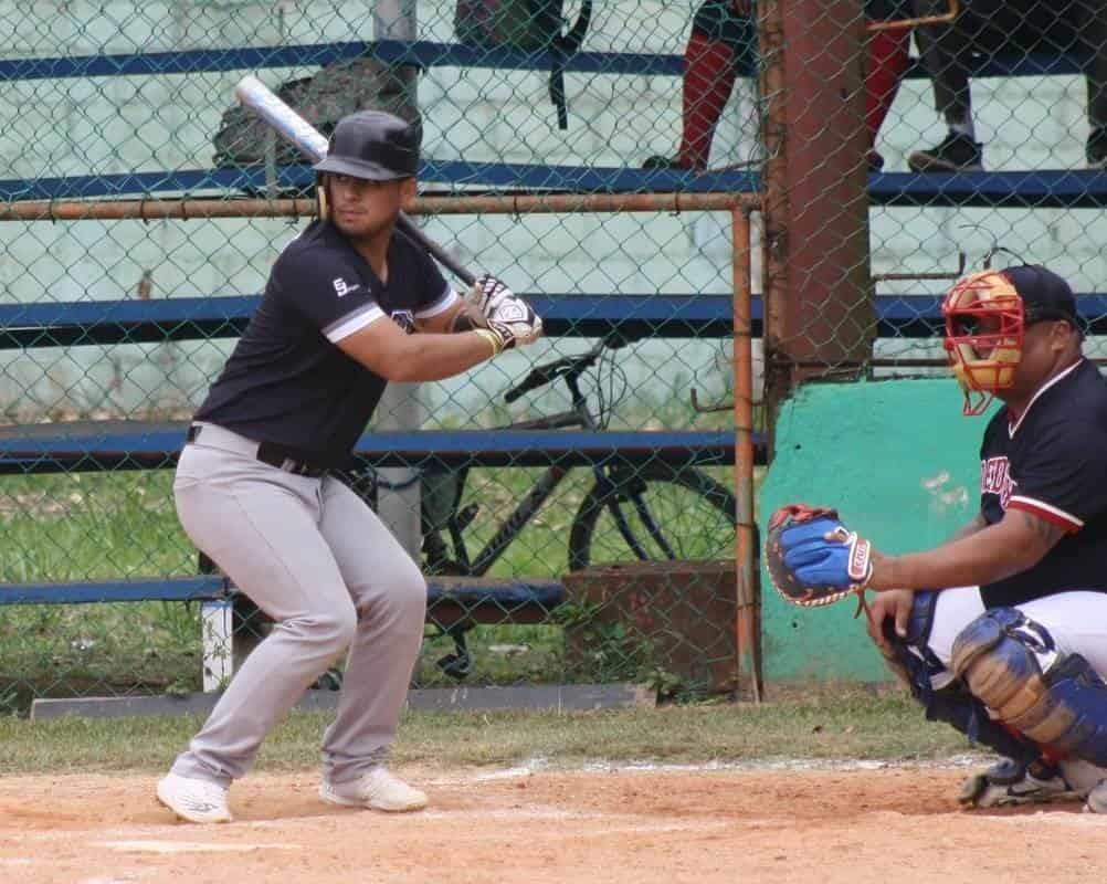 El sábado inician playoffs en liga sabatina de softbol