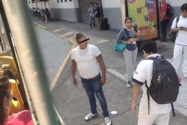 ¡Indignante! Conductor de urbano agrede a estudiante en Veracruz