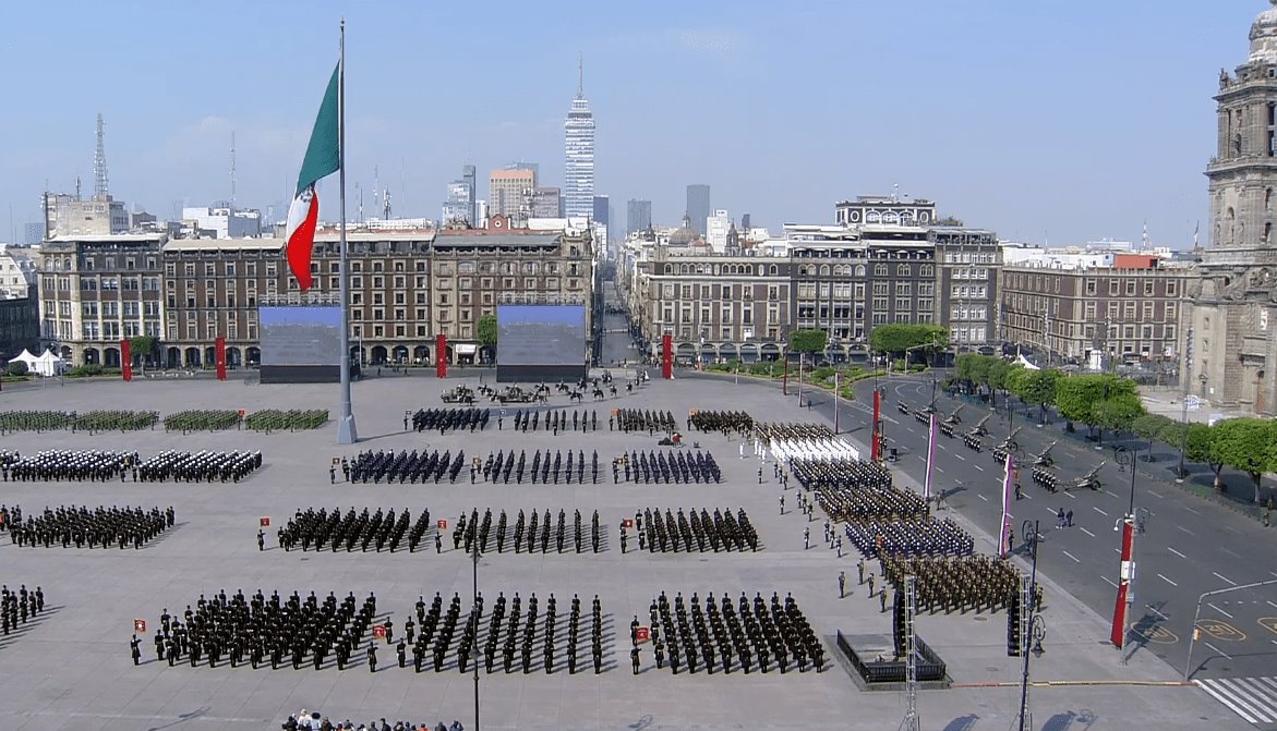 Realizan el 110 aniversario de la Marcha de la Lealtad en la CDMX (+Video)