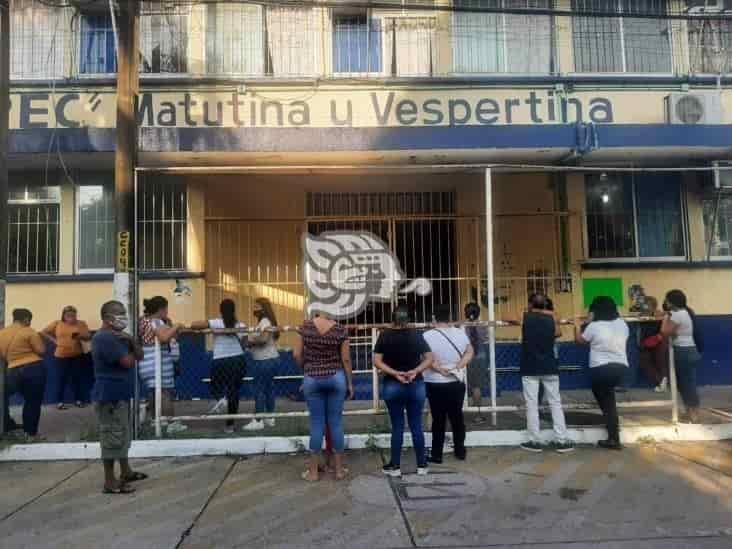 Burocracia frena escrituración de escuelas en Coatzacoalcos